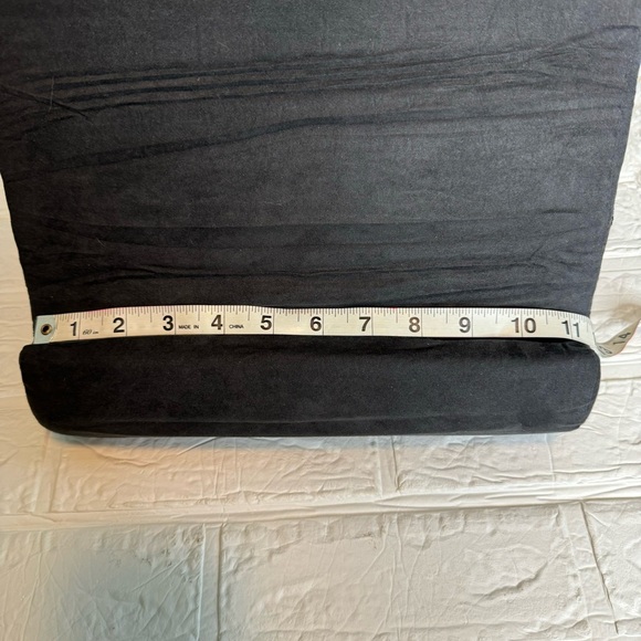 NEW Pillow Pad Ultra Multi-Angle Soft Tablet Stand, Deluxe Premium, Grey - Picture 5 of 6